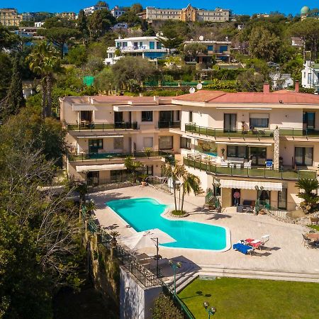 Holidays Naples Family - Pool In Front Of Capri Exterior foto